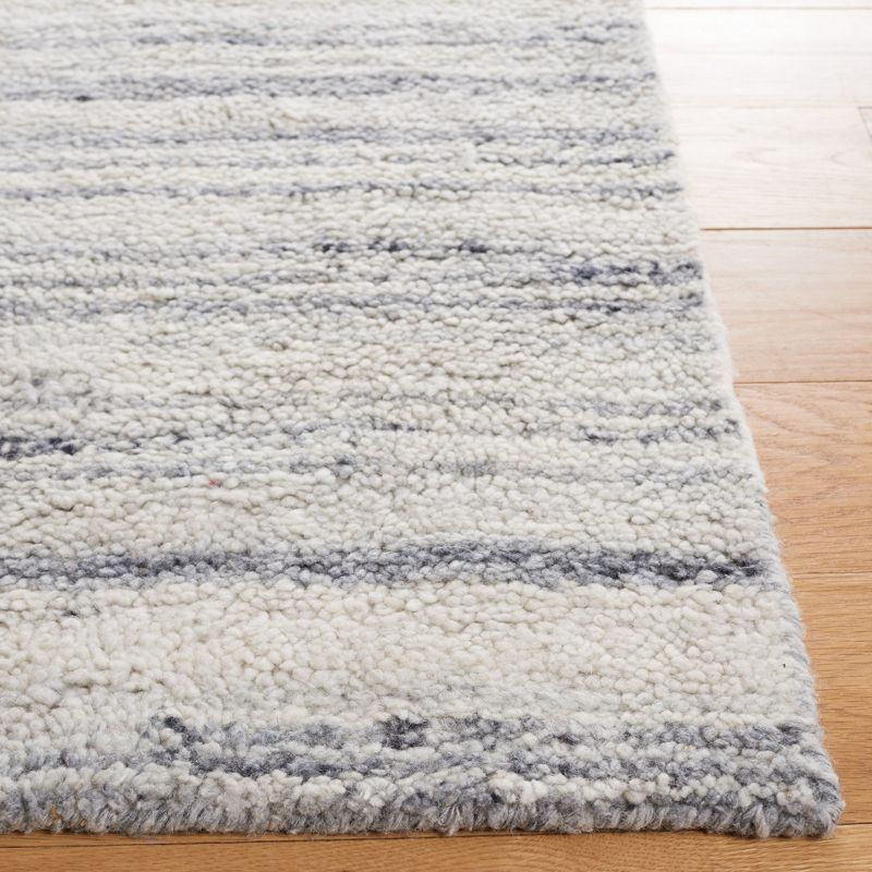 Casablanca CSB792 Hand Woven Indoor Accent Rug - Grey/Ivory - 4'x6' - Safavieh