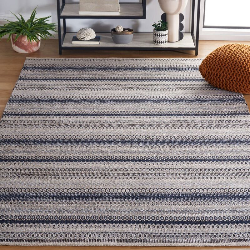Kilim KLM475 Hand Woven Area Rug - Grey/Black - 6'x9' - Safavieh.
