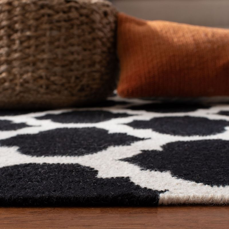 Dhurries DHU623 Hand Woven Area Rug - Black/Ivory - 8'x10' - Safavieh.