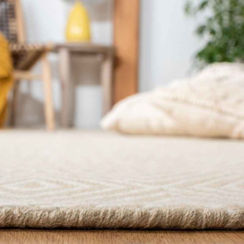 Wilton WIL715 Hand Hooked Area Rug - Beige/Ivory - 4'x6' - Safavieh.
