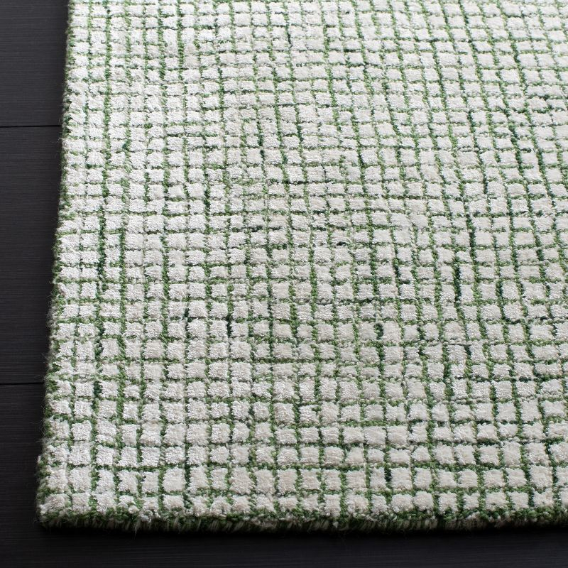 Abstract ABT470 Handmade Indoor Area Rug - Ivory/Green - 4'x6' - Safavieh