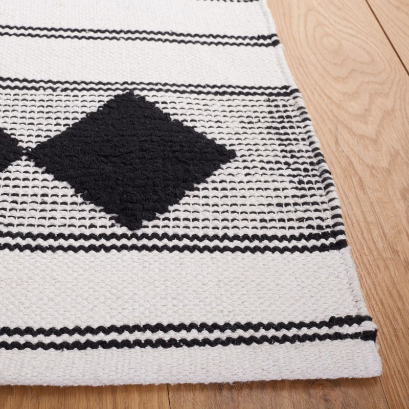 Montauk MTK708 Hand Woven, Flat Weave Indoor Area Rug - Black/Ivory - 5'x8' - Safavieh