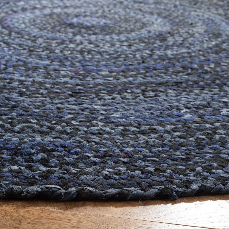 Braided BRD452 Hand Woven Indoor Area Rug - Navy/Black - 5' Round - Safavieh