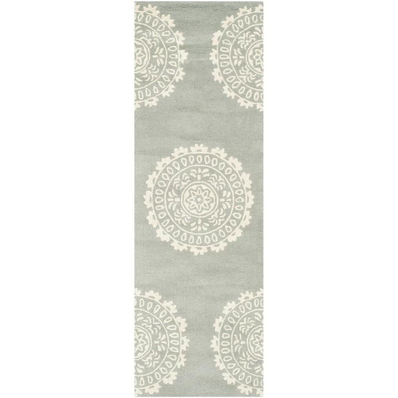 Bella BEL122 Hand Tufted Runner Rug - Grey/Ivory - 2'3"x11' - Safavieh.