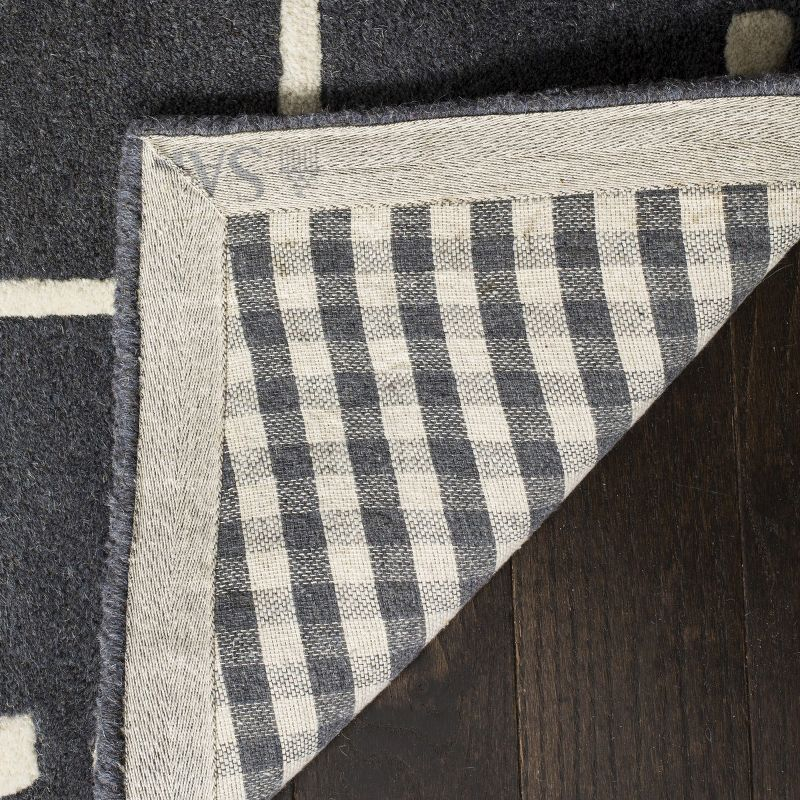 Bella BEL151 Hand Tufted Area Rug - Dark Grey/Ivory - 5'x5' - Safavieh.