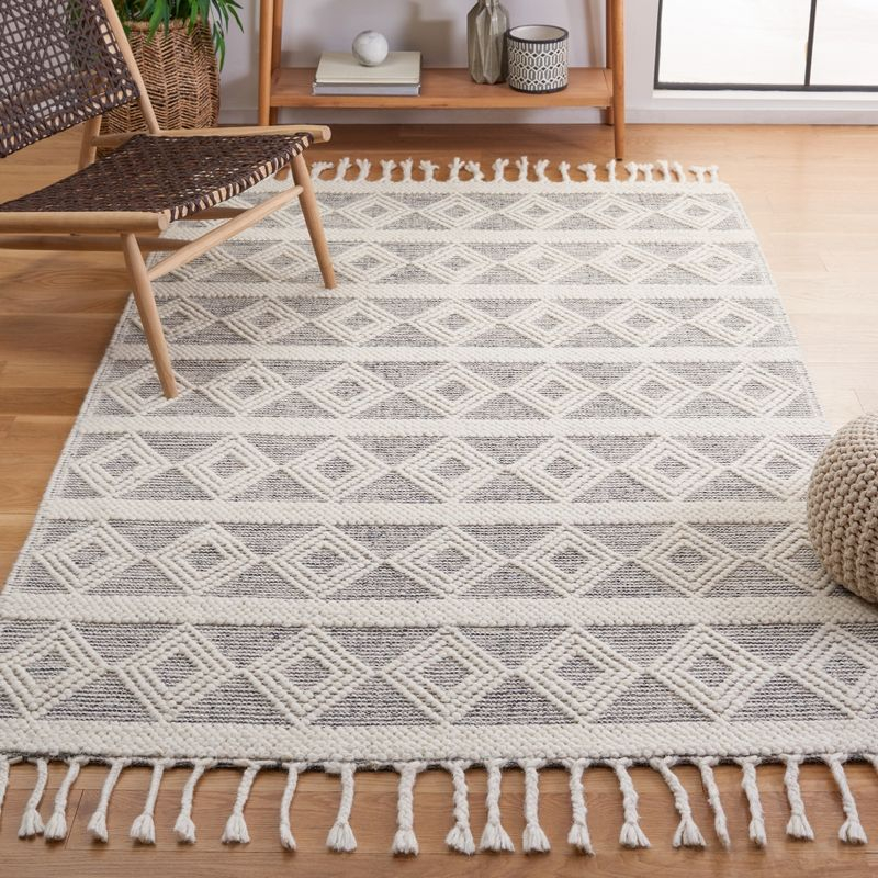 Natura NAT307 Power Loomed Area Rug - Ivory/Black - 6'x6' - Safavieh.
