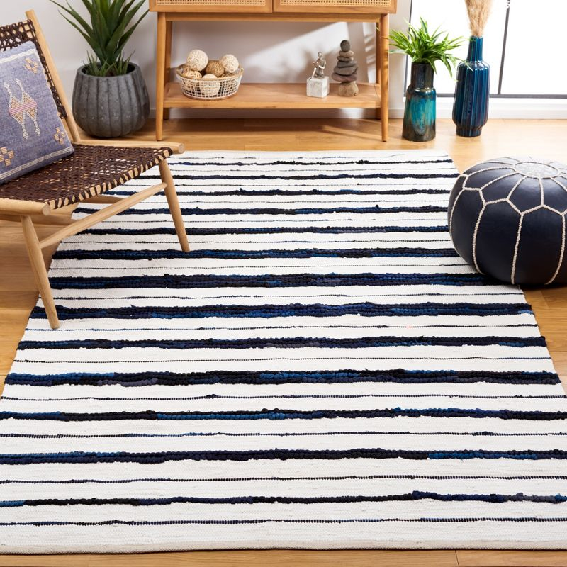 Montauk MTK623 Hand Woven Area Rug - Navy/Ivory - 4'x6' - Safavieh.