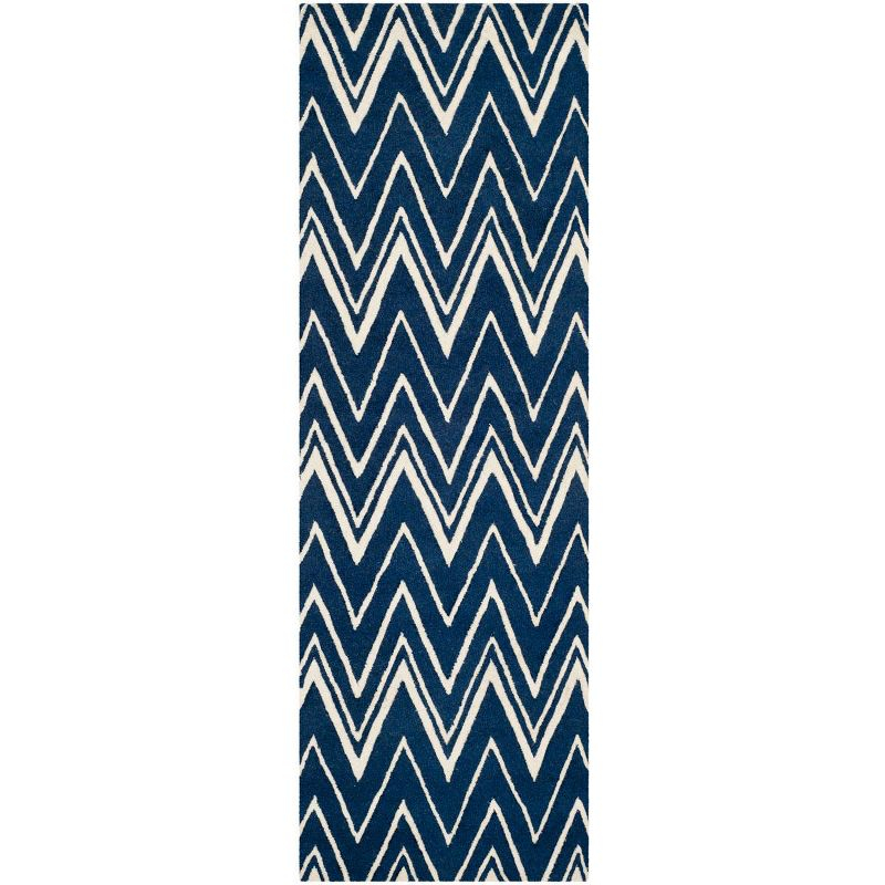 Cambridge CAM711 Tufted Indoor Runner Rug - Navy/Ivory - 2'6"x6' - Safavieh