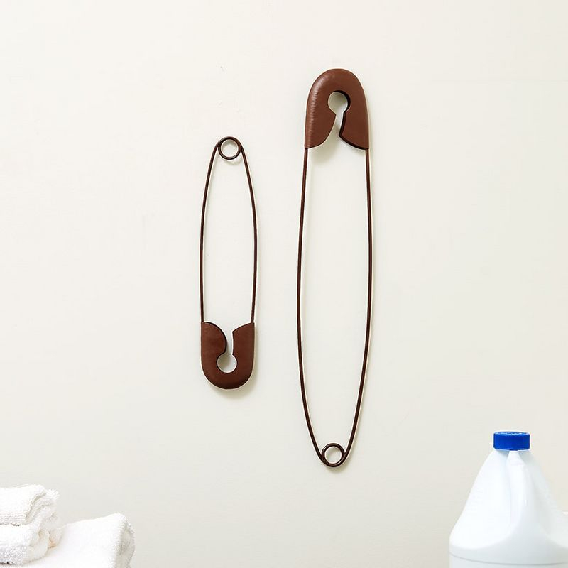 The Lakeside Collection Laundry Room Decor with Rustic Safety Pins Tip Jar and Humorous Sign - Safety Pin Wall Decor Set