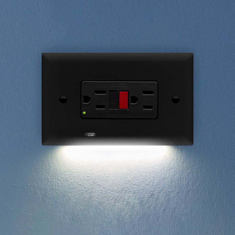 SnapPower GuideLight 2 PLUS Wall Plate Night Light - Bright / Dim / Off Sensor - GFCI, Black (1 Pack)