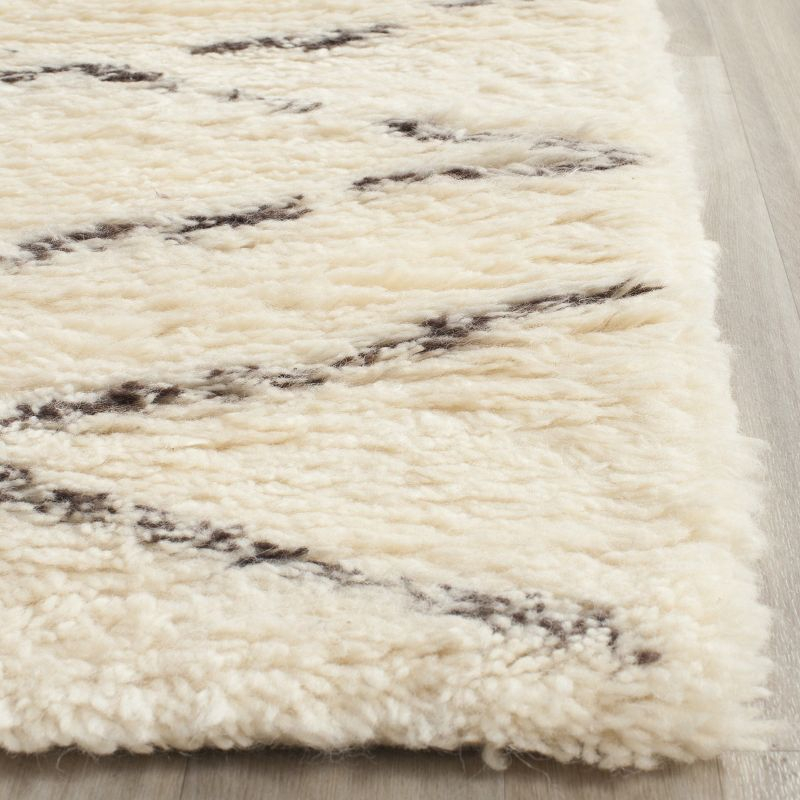 Casablanca CSB847 Hand Tufted Indoor Area Rug - Ivory/Brown - 4'x6' - Safavieh