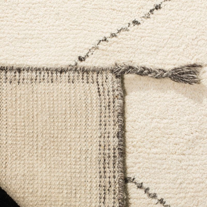 Casablanca CSB911 Hand Tufted Indoor Area Rug - Ivory/Charcoal - 6'x6' - Safavieh