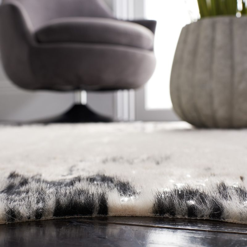Faux Cowhide FCH207 Power Loomed Indoor Area Rug - Beige/Black - 6'x8' - Safavieh