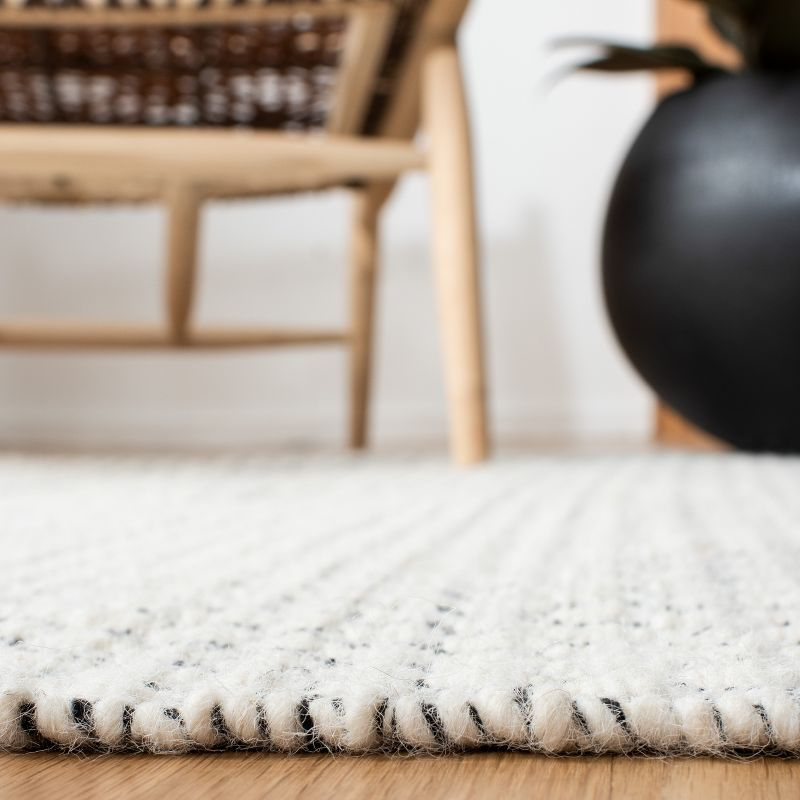 Montauk MTK813 Hand Woven Runner Rug - Ivory/Black - 2'3"x9' - Safavieh.