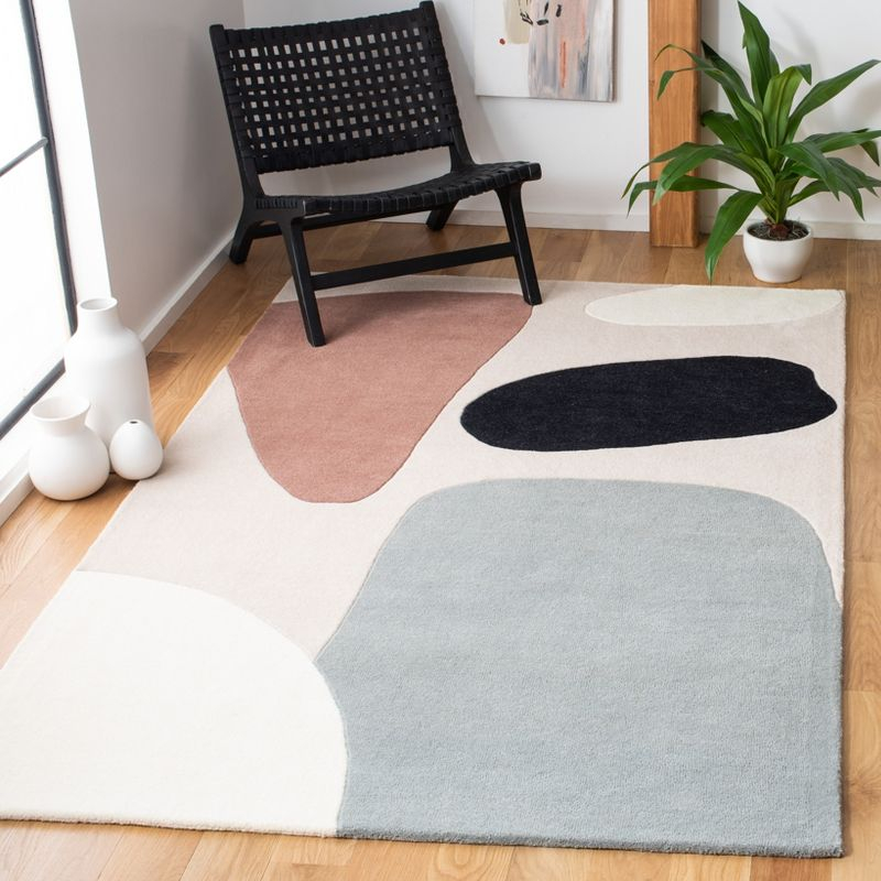 Fifth Avenue FTV119 Hand Tufted Area Rug - Beige/Black - 8'x10' - Safavieh.
