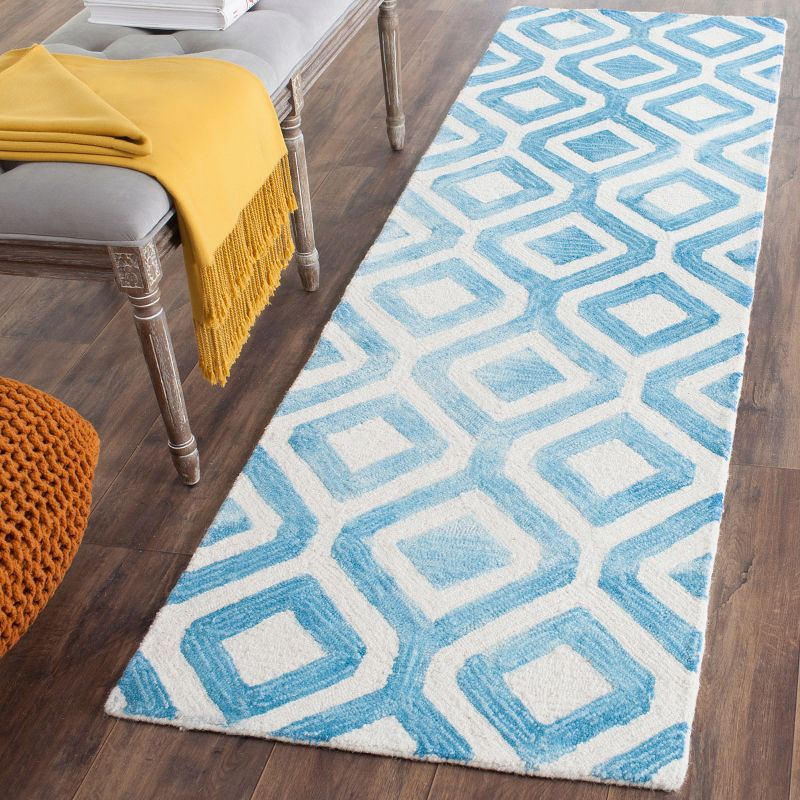 Dip Dye DDY679 Hand Tufted Indoor Runner - Ivory/Blue - 2'3"x6' - Safavieh