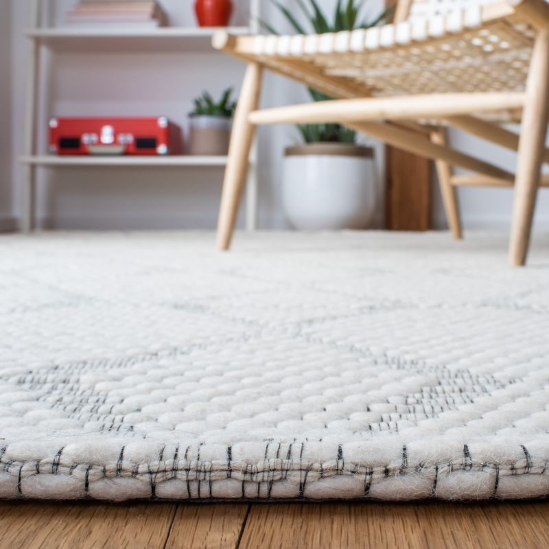 Marbella MRB551 Power Loomed Area Rug - Ivory - 3'x5' - Safavieh.