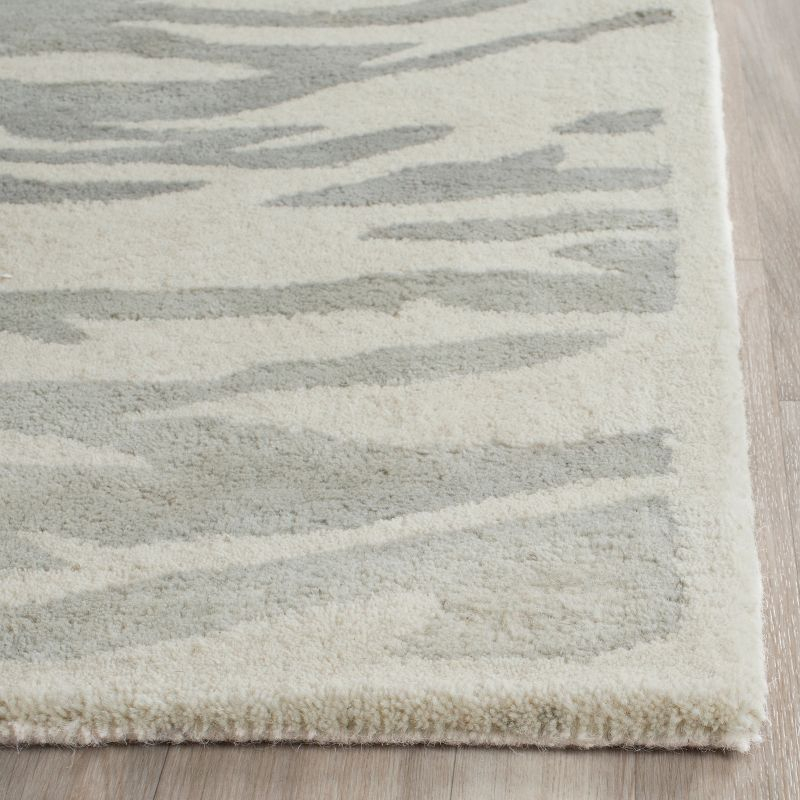 Bella BEL128 Hand Tufted Runner Rug - Ivory/Grey - 2'3"x7' - Safavieh.