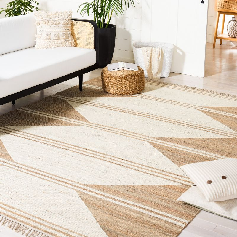Kilim With Fringes KLM451 Hand Woven Area Rug - Natural/Ivory - 8'x10' - Safavieh