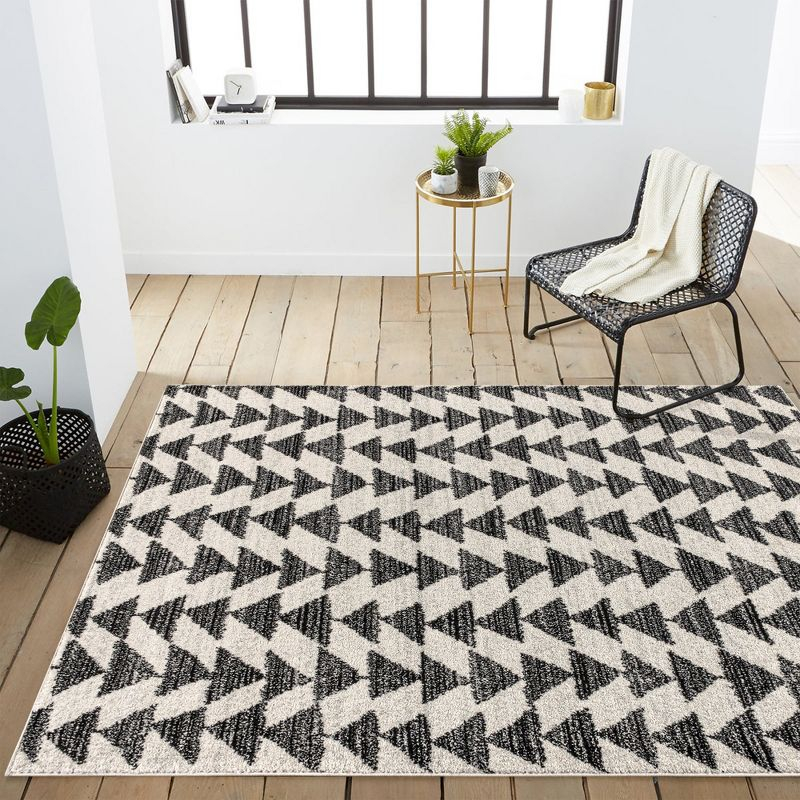 3'x5' Aisha Moroccan Triangle Geometric  Area Rug, Cream/Black - JONATHAN Y