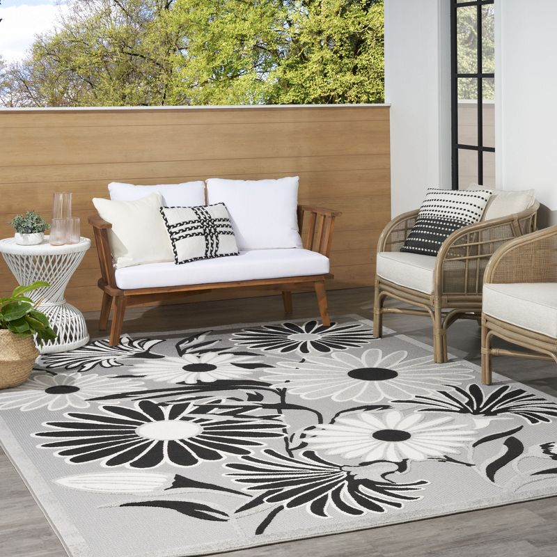 Nourison Aloha Daisy Flower Flatweave High-Low Indoor Outdoor Area Rug Black White 5'3" x 7'5"