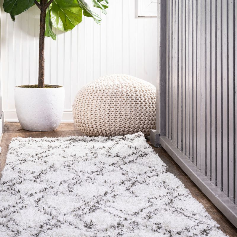 2'x8' Soller Diamond Trellis Shag Runner Rug, Beige - JONATHAN Y