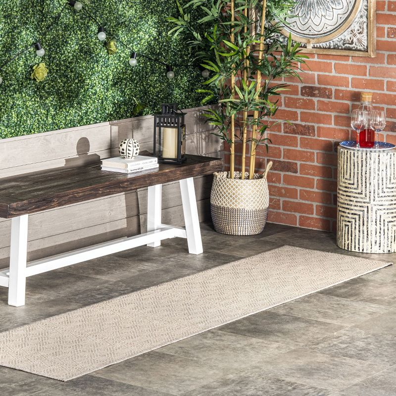 Nuloom Paloma Abstract Geometric Indoor/Outdoor Kitchen Runner Rug - Hallway, Entryway, 2' x 8', Gray