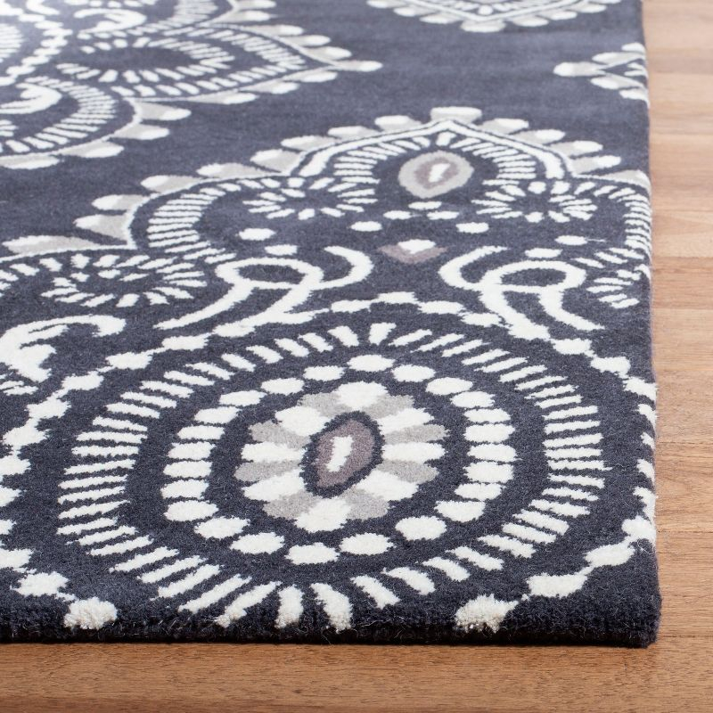 Wyndham WYD372 Hand Tufted Area Rug - Dark Grey/Ivory - 4'x6' - Safavieh.