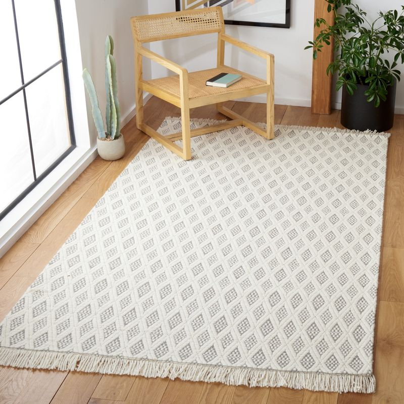 Natura NAT865 Hand Woven Indoor Area Rug - Ivory/Grey - 4'x6' - Safavieh