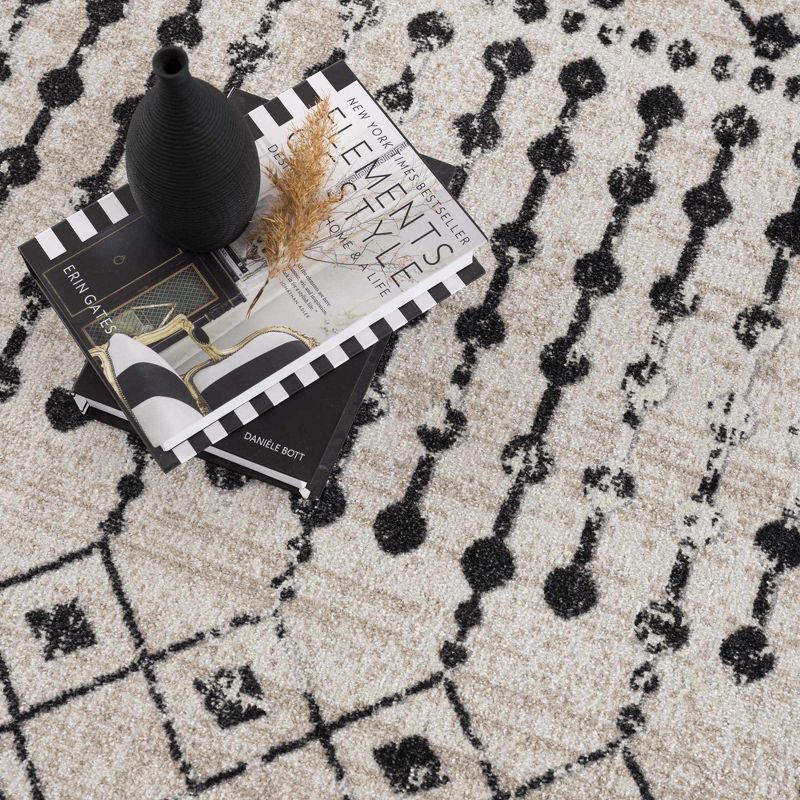 Hauteloom Round Area Rug   Black