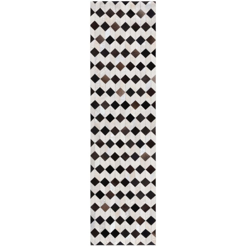 Studio Leather STL902 Hand Woven Indoor Runner Rug - Beige/Black - 2'3"x9' - Safavieh