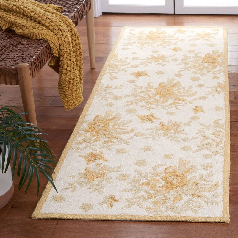 Chelsea HK250 Handmade Accent Rug - 2'6"x4' - Ivory/Gold - Safavieh