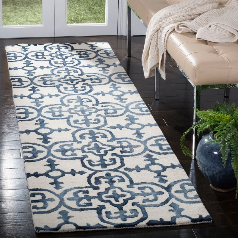 Dip Dye DDY711 Hand Tufted Indoor Runner - Ivory/Navy - 2'3"x10' - Safavieh