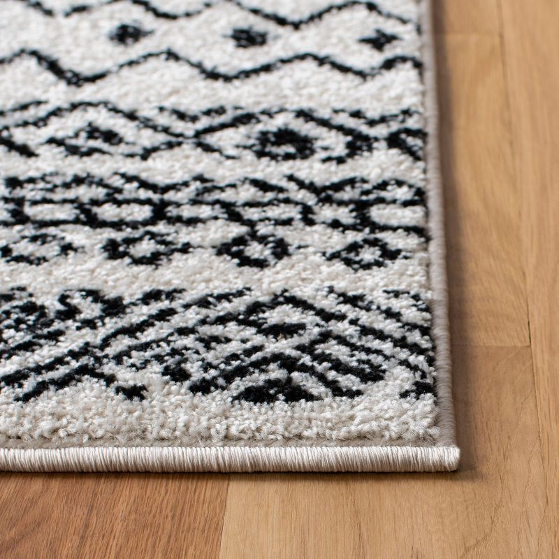 Tulum TUL267 Power Loomed Indoor Accent Rug - Ivory/Black - 3'x3' - Safavieh