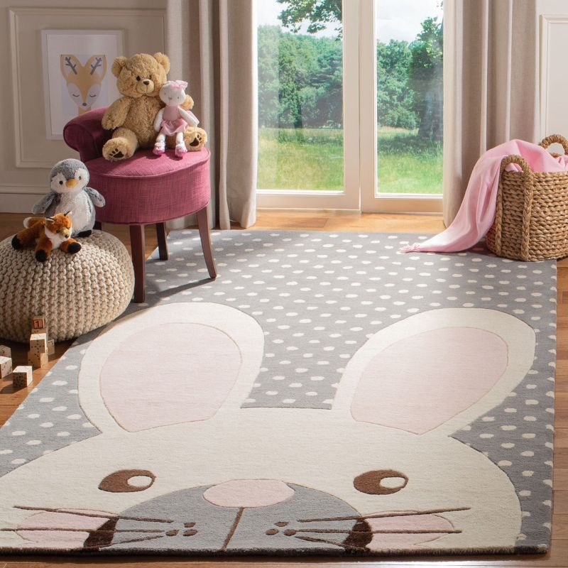 Safavieh Kids Rabbit SFK922 Hand Tufted Indoor Accent Rug - Grey/Ivory - 4'x6' - Safavieh