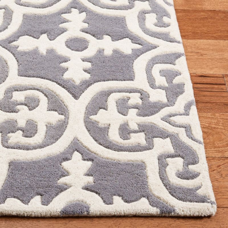Chatham CHT729 Hand Tufted Area Rug Dark Grey / Ivory 5' X 5'  - Safavieh.