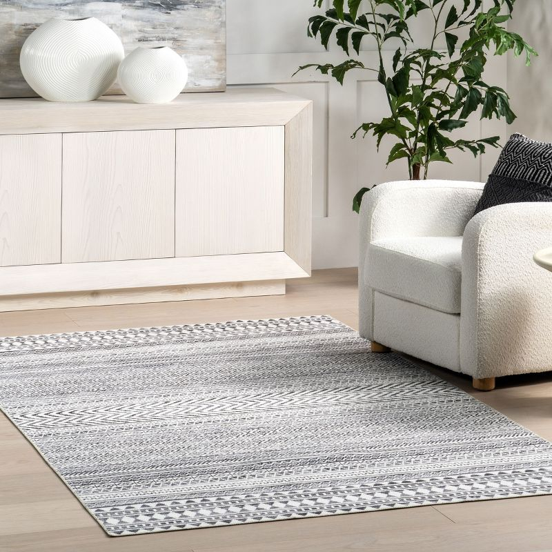 Nuloom Kira Pet Friendly Machine Washable Geometric Area Rug, 5' x 8', Grey