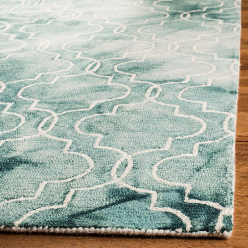 Dip Dye DDY676 Hand Tufted Indoor Area Rug - Green/Ivory - 4'x6' - Safavieh
