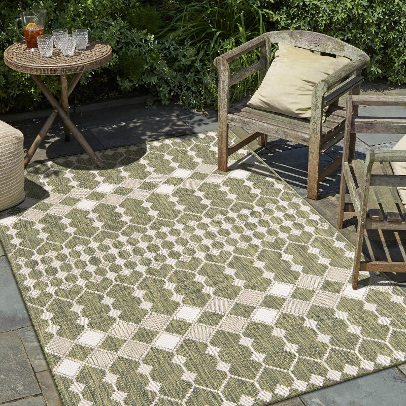 Unique Loom 2' 2 x 3' 0 Indoor Outdoor Trellis Green Area Rug