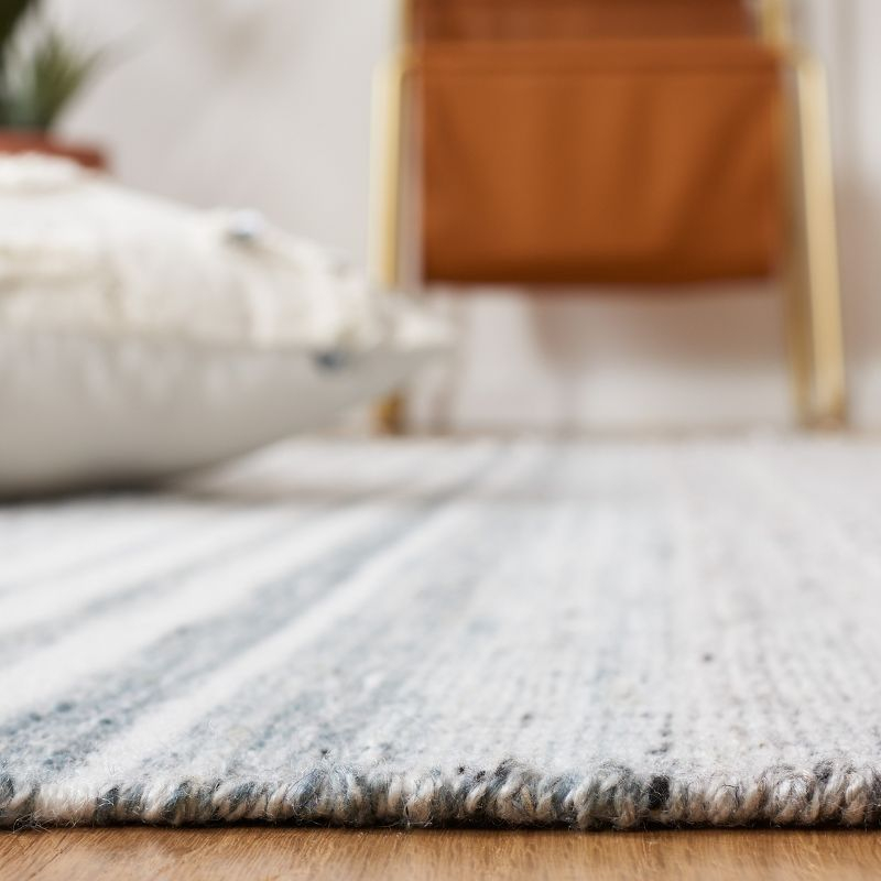 Kilim KLM275 Hand Woven Area Rug - Ivory/Grey - 8'x10' - Safavieh.