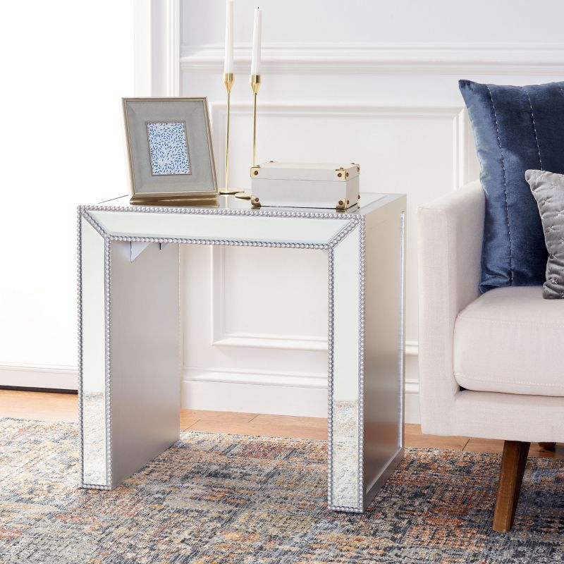 Laken Mirrored Accent Table - Silver/Mirror - Safavieh
