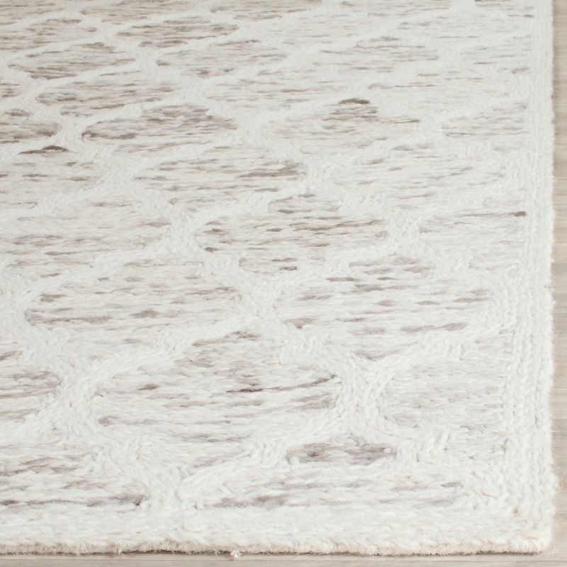 Himalaya HIM121 Hand Loomed Runner Rug - Grey/Ivory - 2'3"x8' - Safavieh.