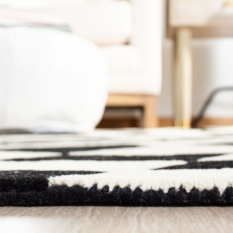 Soho SOH763 Hand Tufted Square Contemporary Area Rug - Black/Ivory - 6' X 6' Square - Safavieh.