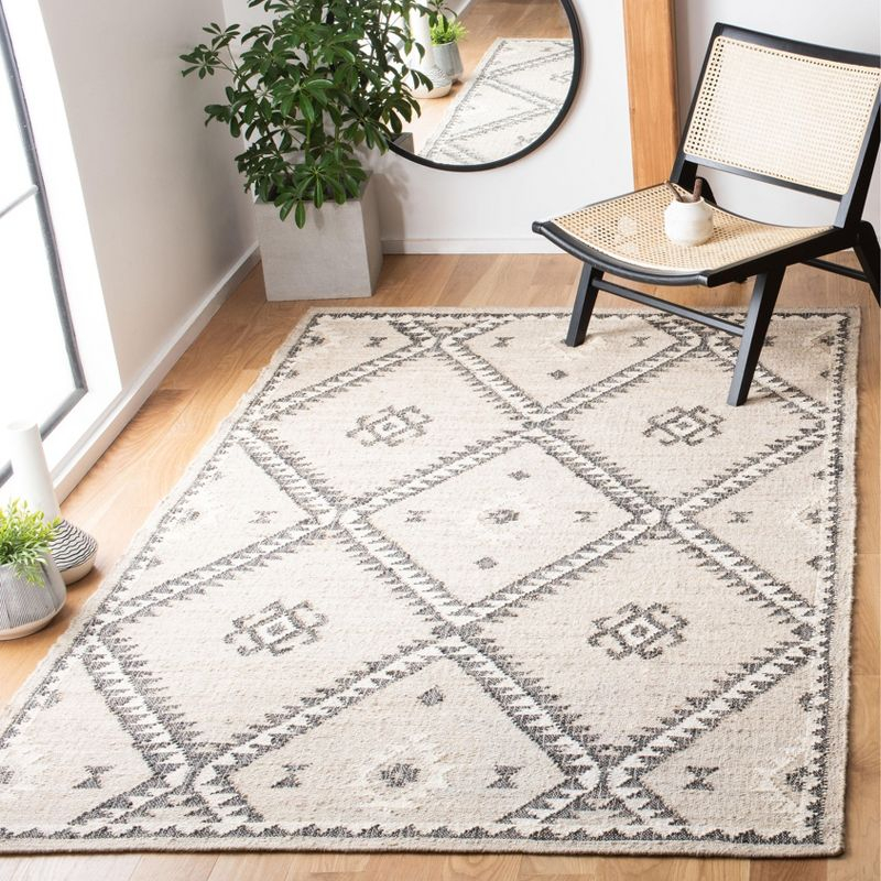 Kilim KLM761 Hand Woven Area Rug - Grey/Black - 3'x5' - Safavieh.