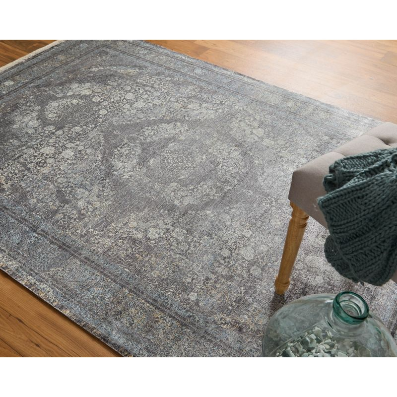 Sarrant Transitional Medallion Gray/Silver/Ivory Area Rug