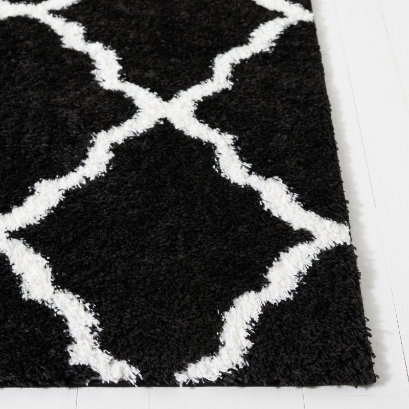 Tahoe Shag THO675 Power Loomed Indoor Area Rug - Black/White - 6'7"x6'7" - Safavieh