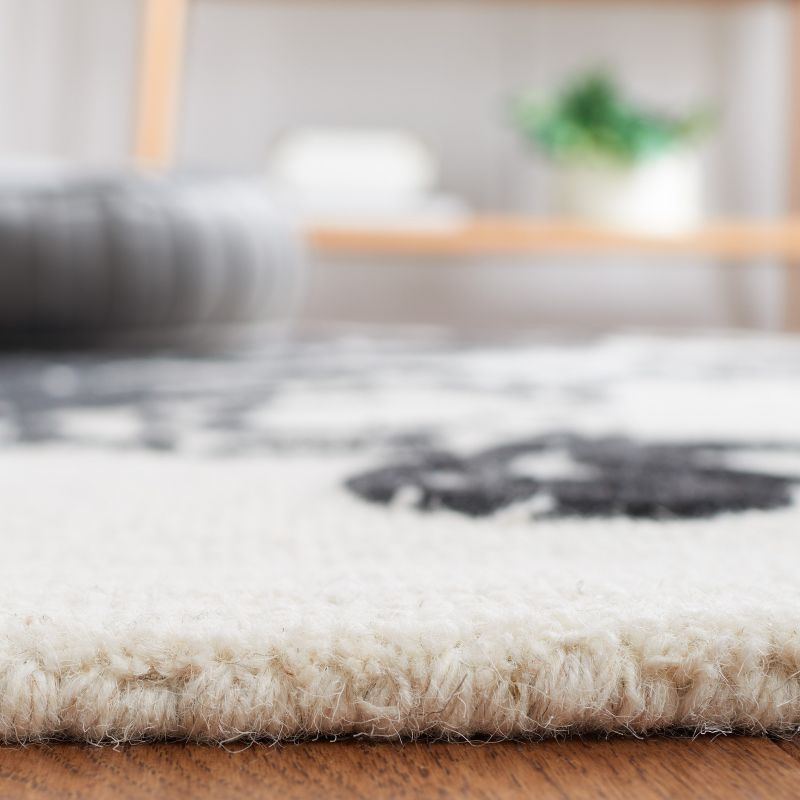 Jardin JAR732 Hand Tufted Area Rug - Ivory/Black - 4'x6' - Safavieh.