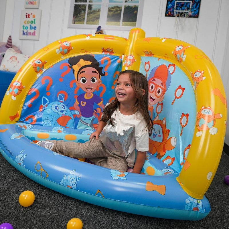 World Tech Toys Moonbug Blippi Inflatable Quarter Circle Open Ball Pit