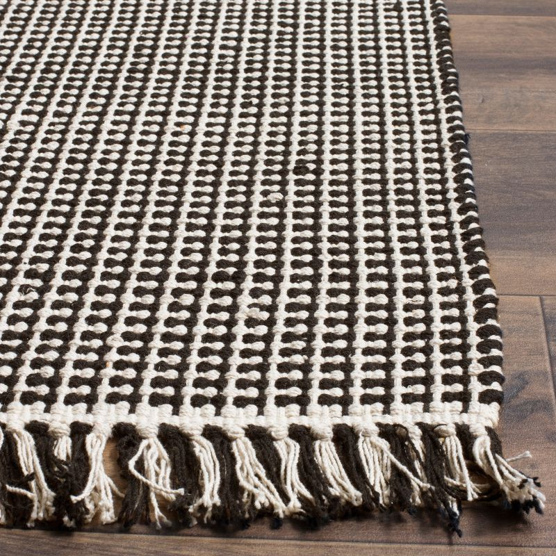 Montauk MTK340 Hand Woven Indoor Accent Rug - Ivory/Black - 4'x4' - Safavieh