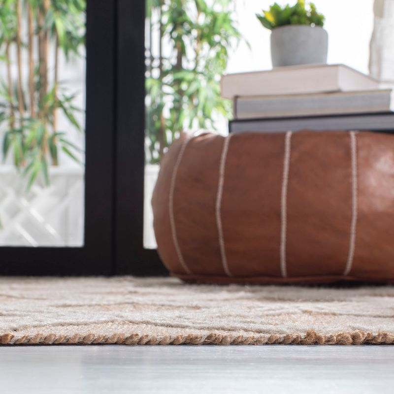 Kilim KLM454 Hand Woven Runner Rug - Natural/Ivory - 2'3"x9' - Safavieh.
